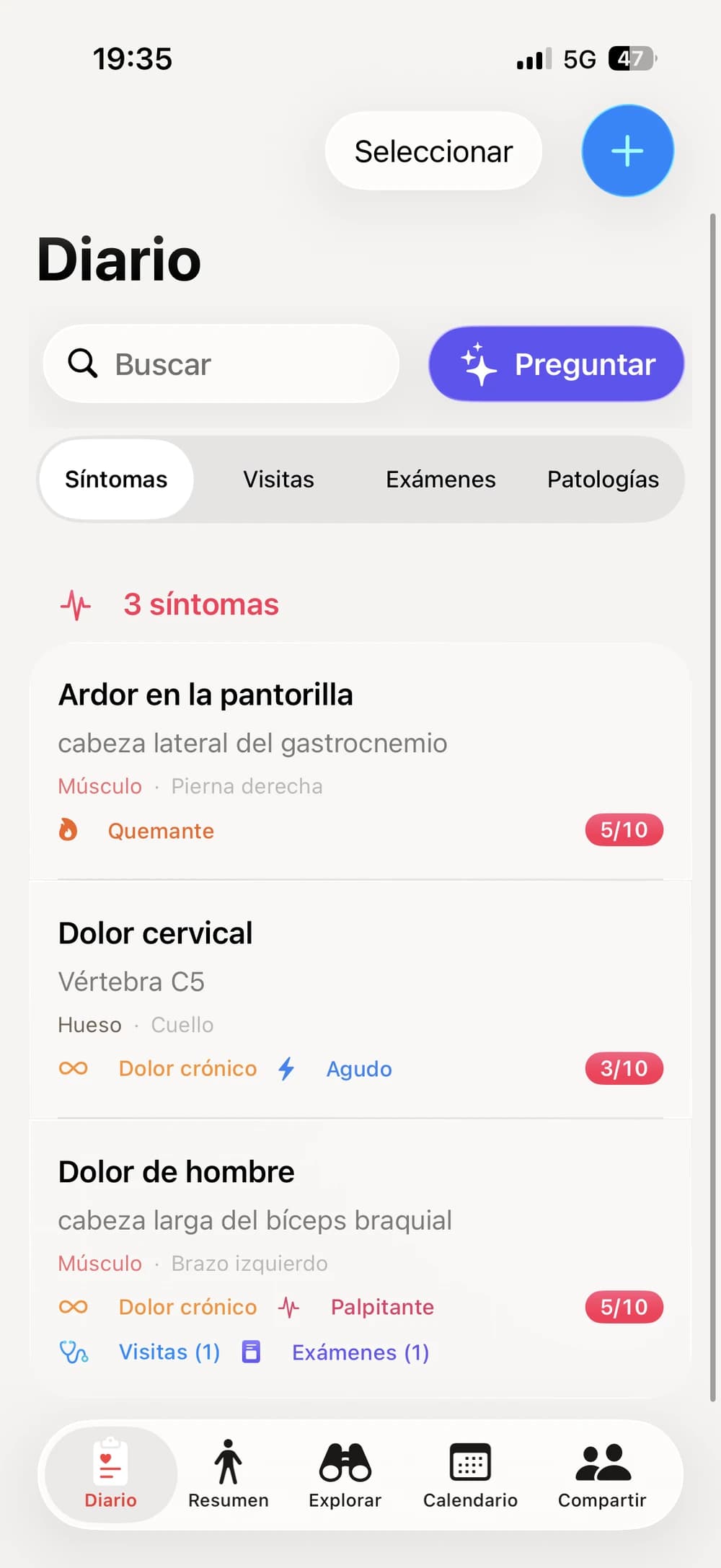 La lista del diario clínico de Clino con síntomas, visitas y exámenes